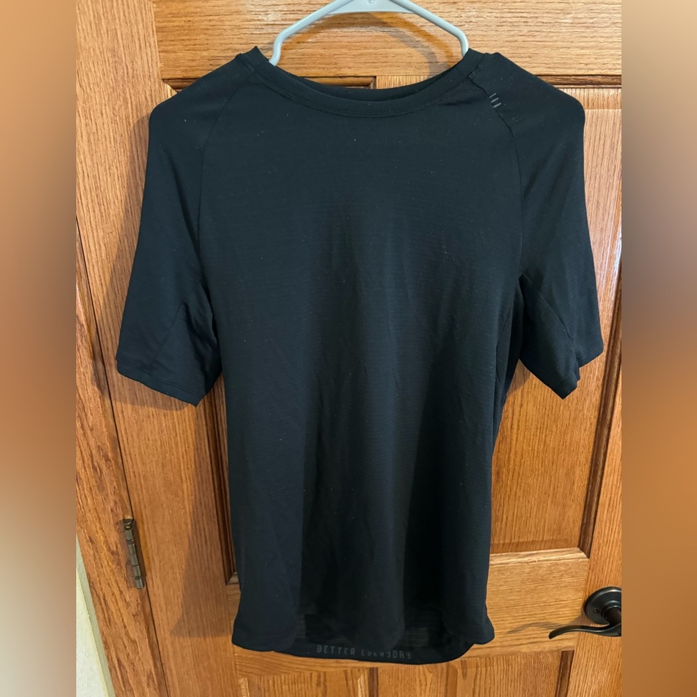 LULULEMON license to train t shirt